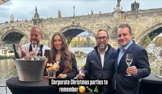 🎄 Firemní vánoční večírek, na který se nezapomíná! 🎄 Dopřejte svému týmu sváteční atmosféru v jedinečném prostředí Kampa...